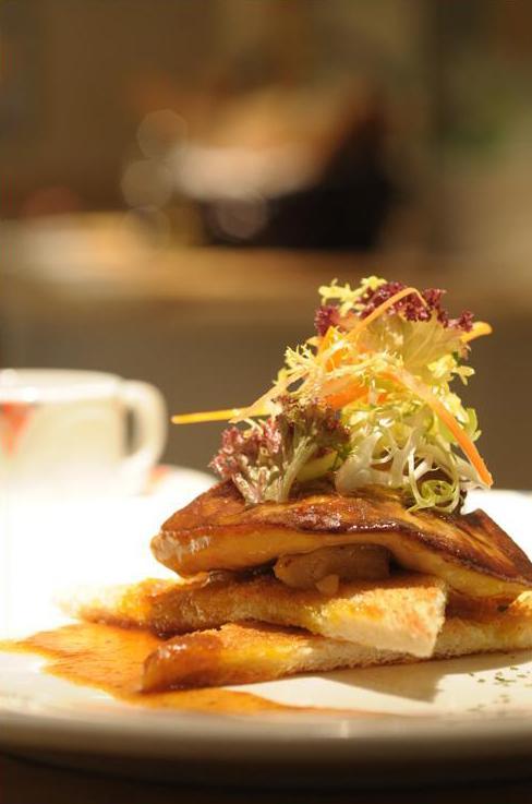 The Emperor - Happy Valley Hotel 4*